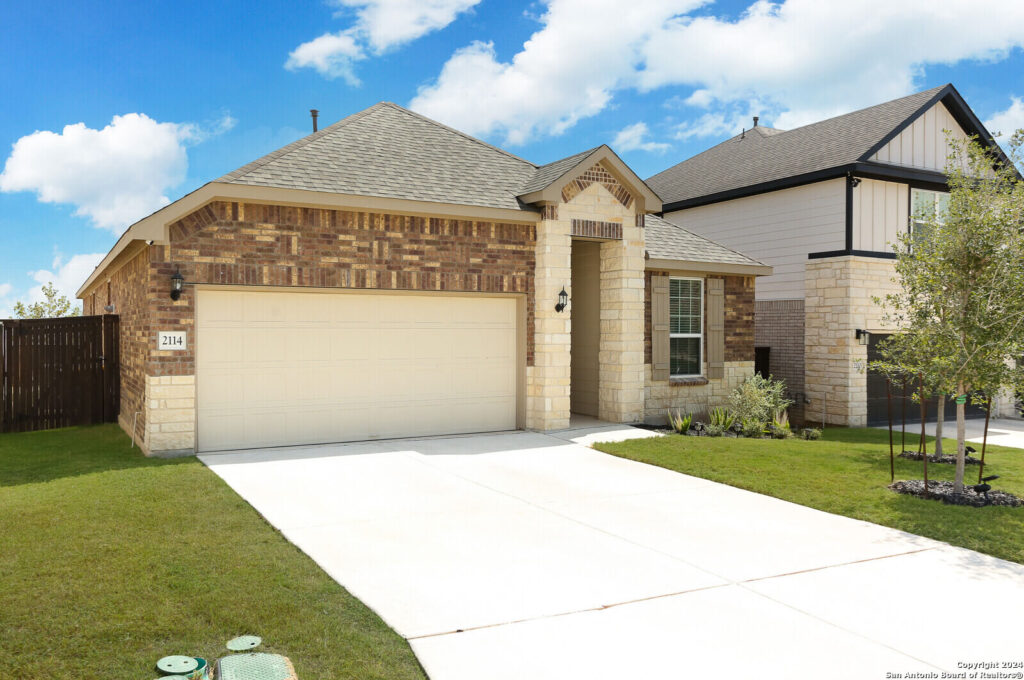 2114 Knippa, San Antonio, TX 78253